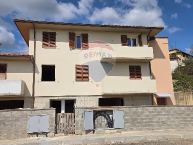 Foto Appartamento in Via Turati, Cavriglia Meleto di 110 m² con 5 locali