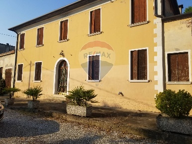Foto Villa singola a Saonara Centro di 454 m² con 15 locali in vendita
