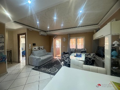 Foto Appartamento a Melito di Porto Salvo di 85 m² con 3 locali in vendita