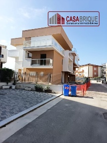 Foto Appartamento in Via Consolare, Santa Flavia di 130 m² con 4 locali