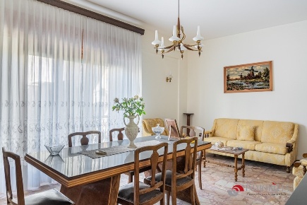 Foto Appartamento a Melito di Porto Salvo Centro Storico di 140 m²