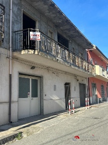 Foto Appartamento a Melito di Porto Salvo Centro di 200 m² con 8 locali