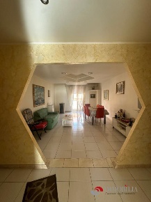Foto Appartamento a Melito di Porto Salvo di 193 m² con 5 locali in vendita