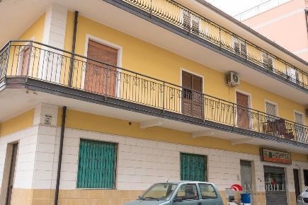 Foto Appartamento a Melito di Porto Salvo Centro Storico di 180 m²