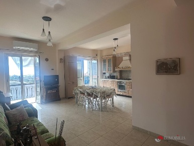 Foto Appartamento a Melito di Porto Salvo di 140 m² con 5 locali in vendita