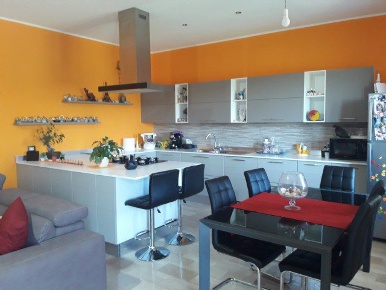 Foto Appartamento a Santa Teresa di Riva di 100 m² con 4 locali in vendita
