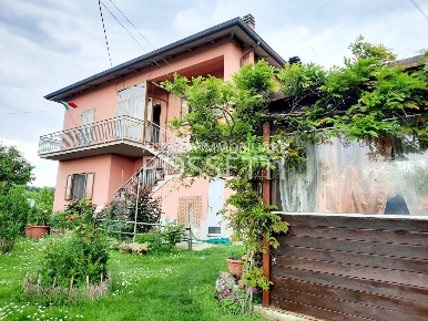 Foto Villa bifamiliare a Cerreto Guidi in vendita