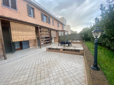 Foto Appartamento a Monteriggioni di 240 m² con 8 locali in vendita