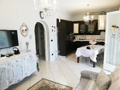 Foto Villa unifamiliare a Arcola di 200 m² con 11 locali in vendita