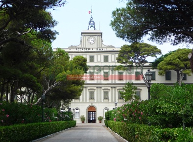 Foto Appartamento in Via Riccardo Cipriani, Livorno Stadio di 200 m²