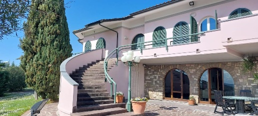 Foto Villa unifamiliare a Cerreto Guidi in vendita