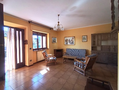 Foto Villa a schiera a Barga Centro di 120 m² con 6 locali in vendita