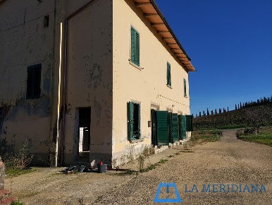 Foto Casa indipendente a Cerreto Guidi Centro di 300 m² con 12 locali