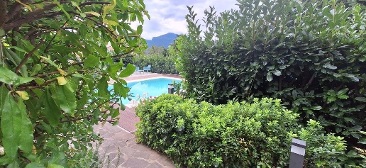 Foto Villa unifamiliare a Barga Centro di 140 m² con 4 locali in vendita