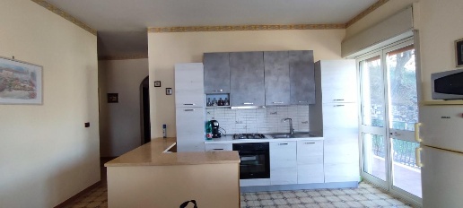 Foto Appartamento a Giardini-Naxos Centro di 106 m² con 5 locali in vendita