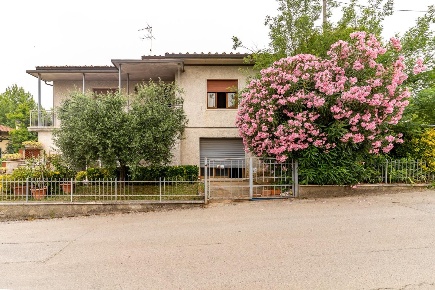 Foto Villa bifamiliare a Cerreto Guidi in vendita