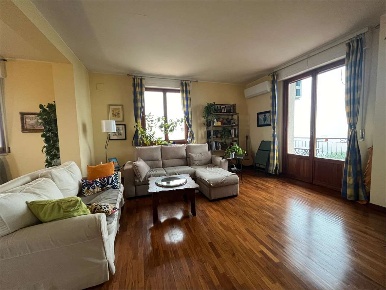 Foto Appartamento a Foiano della Chiana di 125 m² con 7 locali in vendita