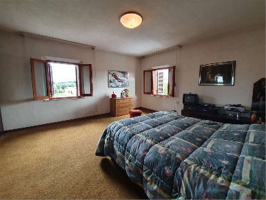 Foto Appartamento a Foiano della Chiana di 260 m² con 9 locali in vendita