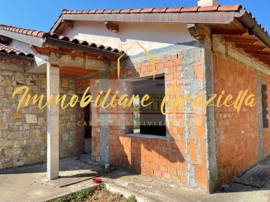 Foto Villa unifamiliare a Bordighera di 200 m² con 4 locali in vendita