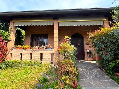 Foto Villa unifamiliare in Via Rizzo 23, Gerenzano di 120 m² con 4 locali