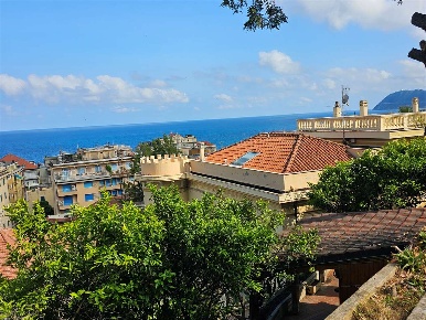 Foto Villa unifamiliare in via fuor del vento 35, Alassio di 364 m²