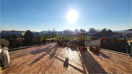 Foto Appartamento a Castelletto sopra Ticino di 129 m² con 3 locali