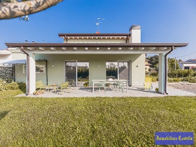 Foto Villa unifamiliare in via Caduti di Nassiriya n.19, Vigasio in vendita