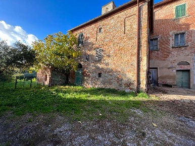 Foto Appartamento a Foiano della Chiana di 205 m² con 12 locali in vendita