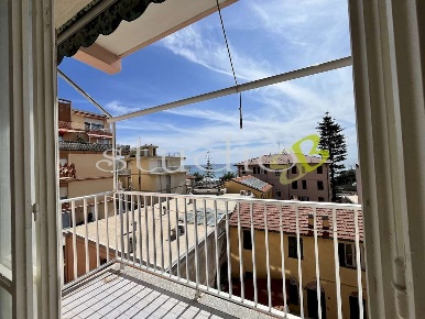 Foto Appartamento in Via Vittorio Emanuele snc, Bordighera Centro di 91 m²