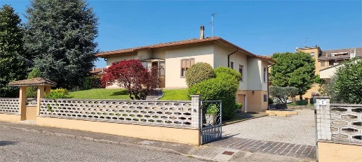 Foto Villa unifamiliare in Strada Statale Goitese 299, Goito Centro