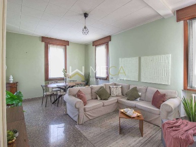 Foto Villa unifamiliare in Via IV Novembre 17, Salò Centro di 382 m²