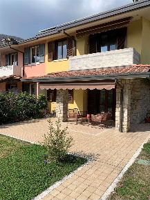 Foto Villa bifamiliare in via cavour 64, Botticino Centro di 230 m²
