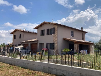 Foto Villa bifamiliare a Deruta di 150 m² con 4 locali in vendita
