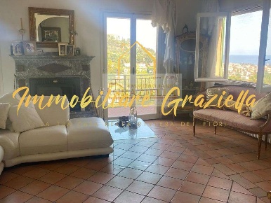 Foto Villa unifamiliare a Bordighera di 130 m² con 4 locali in vendita
