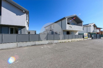 Foto Villa unifamiliare in Via F.lli Cervi, Castelnovo ne' Monti di 250 m²