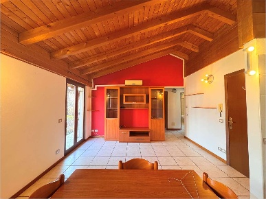 Foto Appartamento in Via Zocchi 9, Costa Volpino Centro di 65 m² in vendita