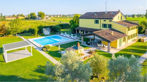 Foto Villa unifamiliare in via Don Minzoni 00, Novi di Modena Centro