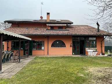 Foto Villa unifamiliare in VIA oldrina, Castelletto sopra Ticino Centro
