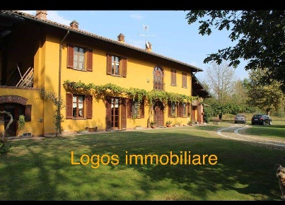 Foto Villa unifamiliare in Piazza Cavour, Gambolò Centro di 550 m²