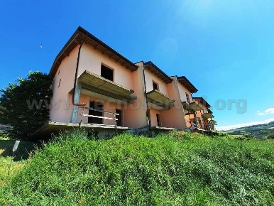 Foto Villa a schiera a Savignano sul Panaro di 280 m² con 5 locali