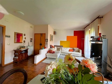 Foto Appartamento a Foiano della Chiana di 101 m² con 4 locali in vendita