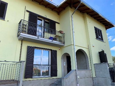 Foto Appartamento in asserini, Castelletto sopra Ticino Centro di 85 m²