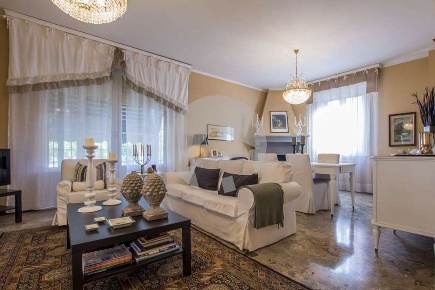 Foto Villa unifamiliare in Via A. Gramsci 3, Langhirano Centro di 278 m²