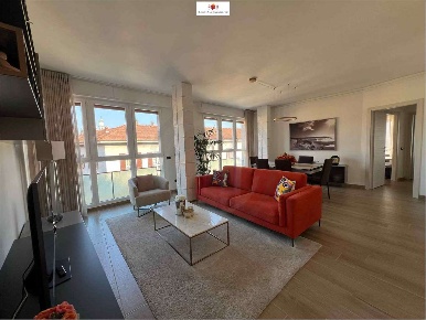 Foto Appartamento in PIAZZA FOSCOLO, Inverigo Centro di 116 m² con 3 locali