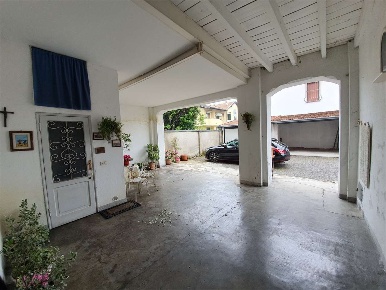 Foto Appartamento in Via Vittorio Veneto, Turate Centro di 86 m² in vendita