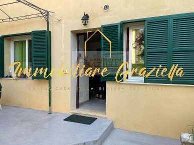 Foto Villa unifamiliare a Bordighera di 130 m² con 5 locali in vendita