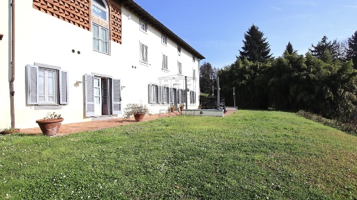 Foto Villa unifamiliare in Via del Cimitero di Ciciana, Lucca di 900 m²