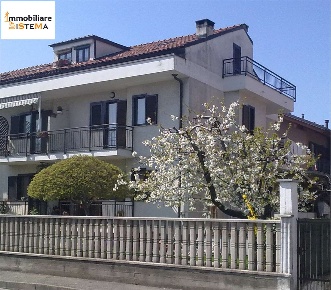 Foto Villa a schiera in Via Vittime di Bologna, Trofarello in vendita