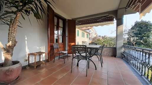 Foto Villa unifamiliare a Montignoso Cinquale di 150 m² con 7 locali