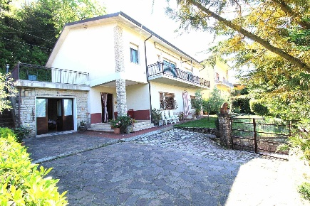 Foto Villa unifamiliare in via Nazionale, Aulla Centro in vendita